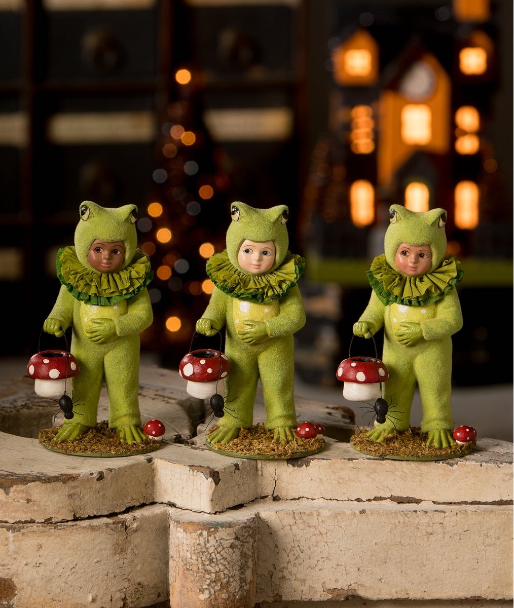 Dressed Up Ollie Frog Figurine