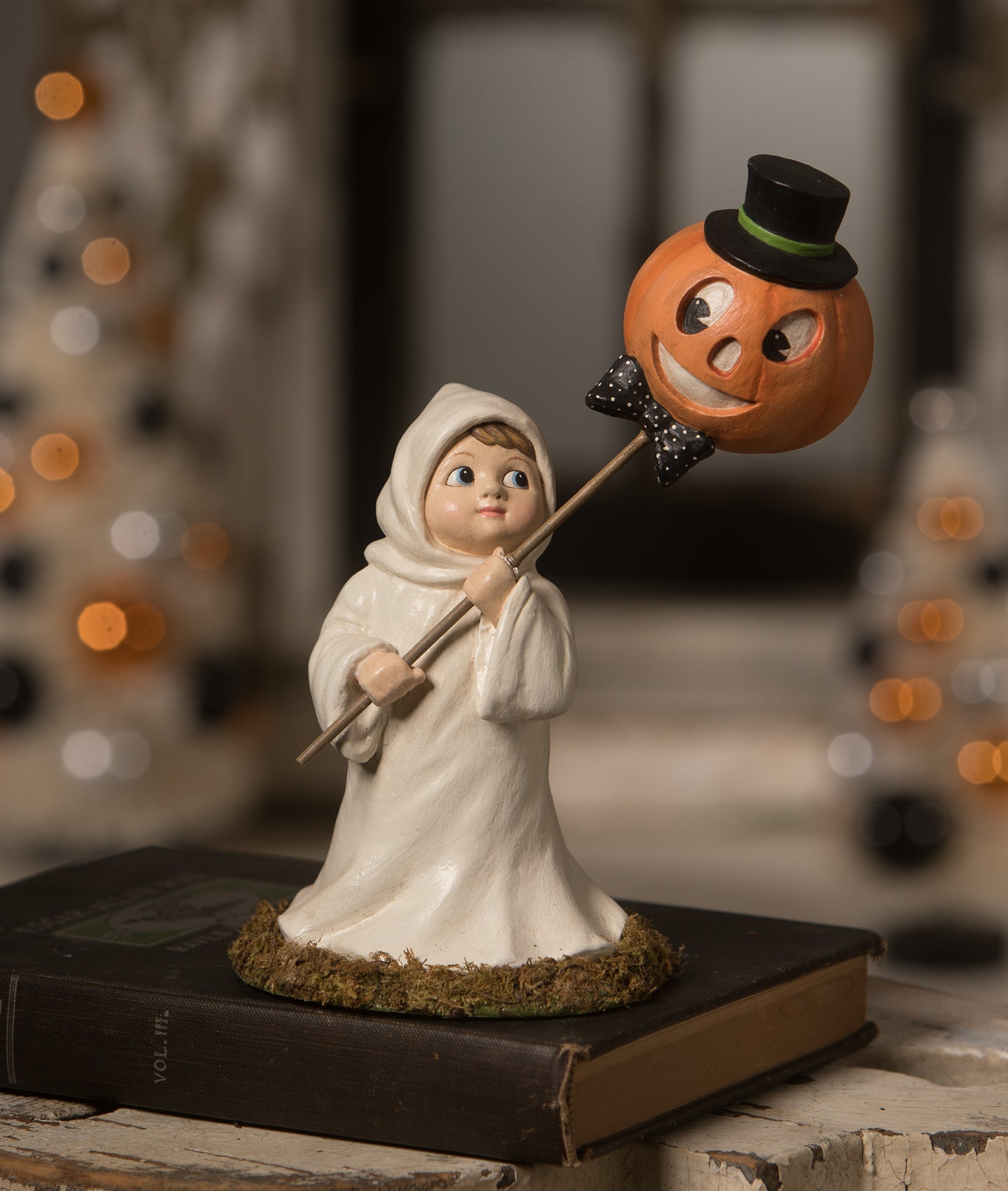 Bethany Lowe Ghostly Fun Griffin Figurine