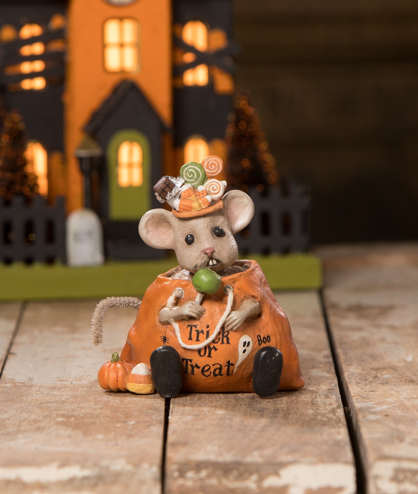 Halloween Nibbles Mouse with Candy