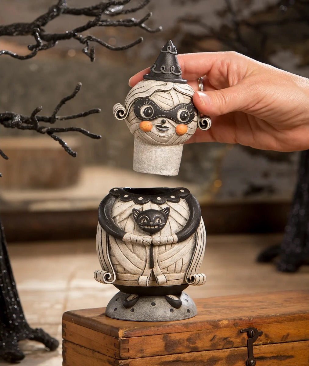 Grinning Mumma Mia Spooks Jar